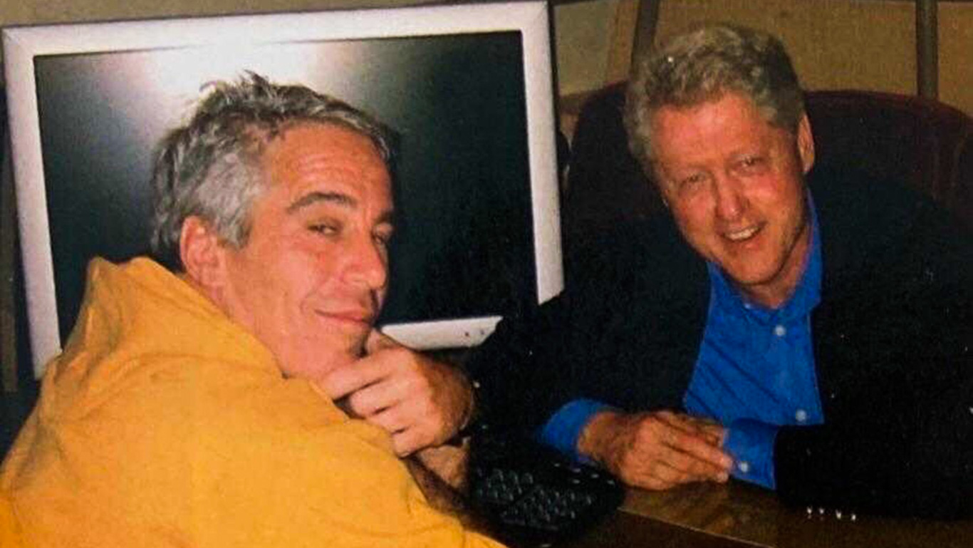 Corporate Media Silence Deafening as Former Clinton Aide Confirms Ties to Jeffrey Epstein by Alan Macleod  at MintPressNews.com